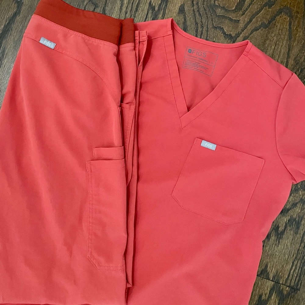 LIMITED EDITION Figs scrub top and bottoms